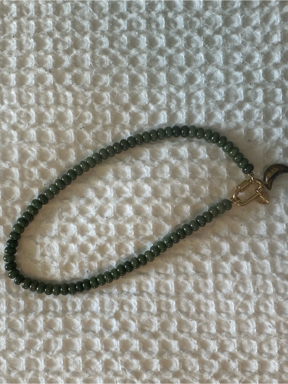 MADEWELL Green Beaded Necklace with Gold Clasp and Charm - Picture 3 of 3